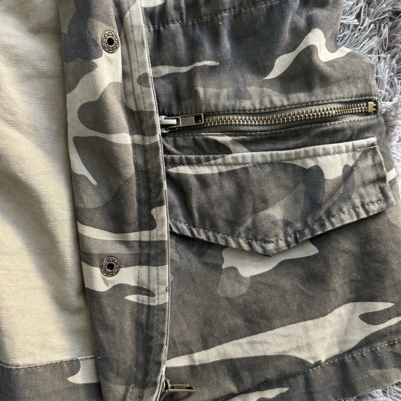 Camouflage jacket - Picture 4 of 9